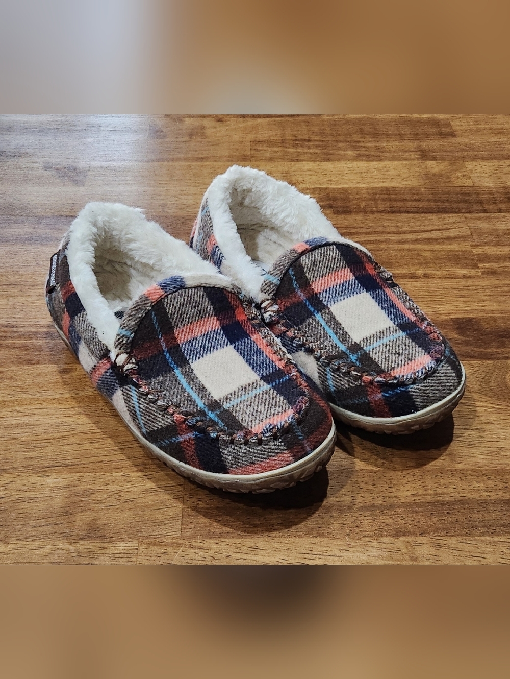 Minnetonka Womens Plaid Slippers